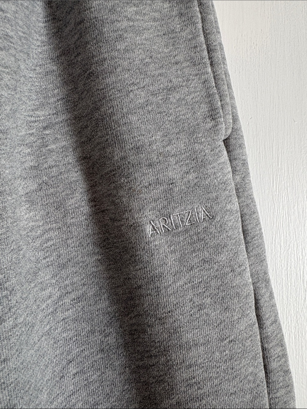 Aritzia Sweatfleece Cropped Cozy Sweatpants Small - Picture 3 of 6